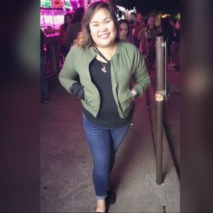 Meet your Posher, Helena